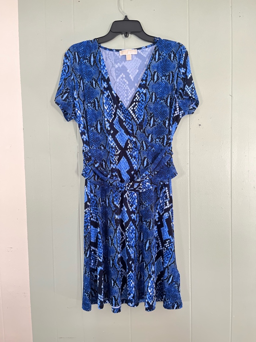 MICHAEL Michael Kors Blue Snake-Print Wrap-Style Midi Dress NWOT - Picture 3 of 6